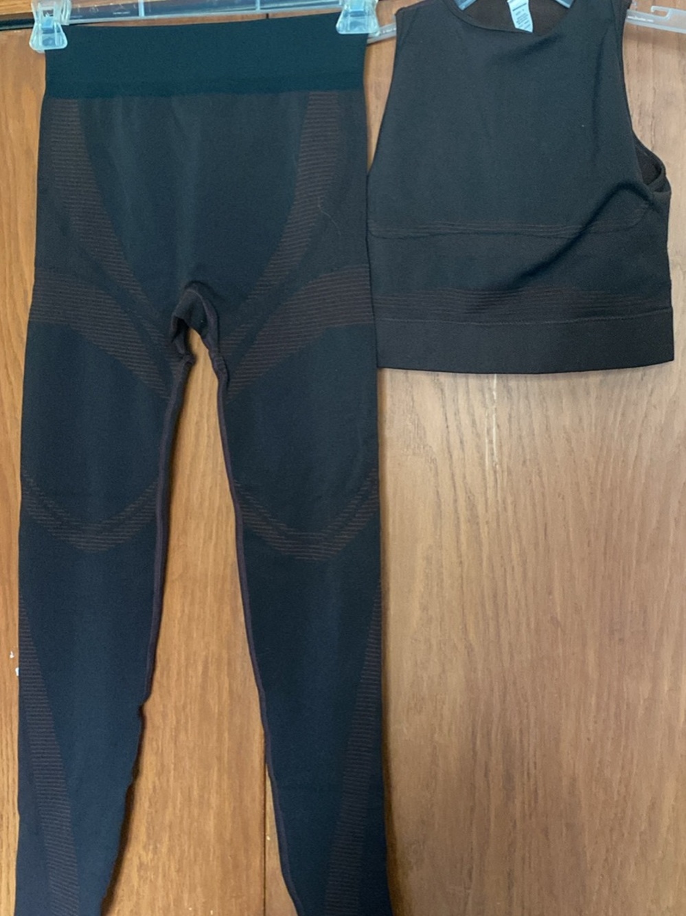 Fashion nova brown workout set top small bottom medium